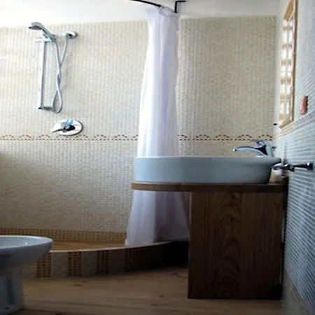 Cubicula 3*